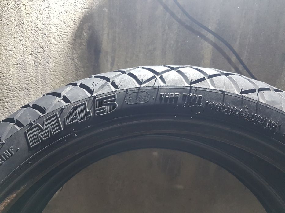 Vand o pereche de cauciucuri Michelin pt motocicleta