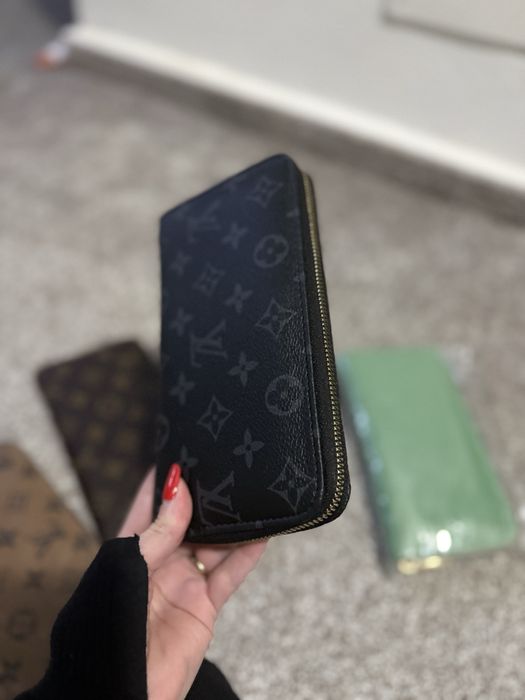 Portofel nou fara eticheta