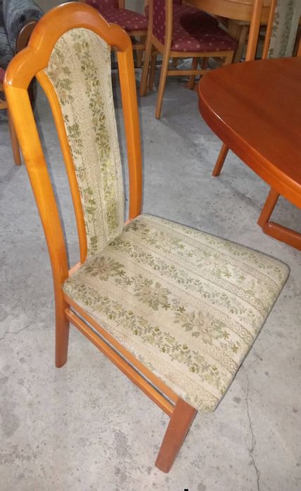 Комплект масивна разтегателна маса с 6 стола- Автомат.
Внос.
Размери: