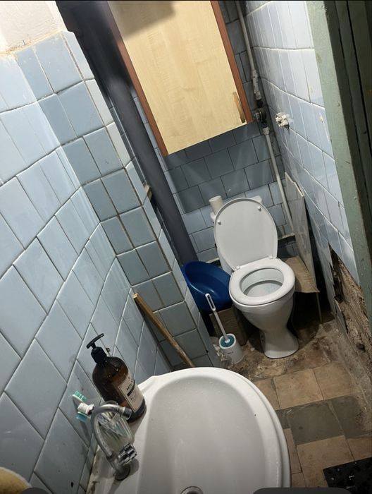 Продается комната в общяге Универмаг Гаухар