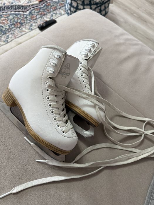 Продам коньки Jackson