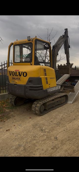 Miniexcavator de inchiriat