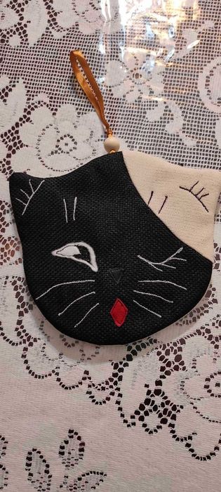 Несесери и ранички