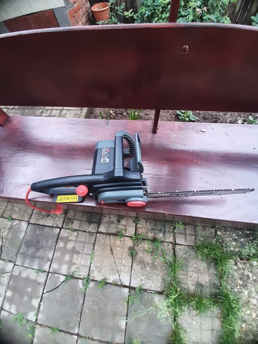Drujbă  electrica  SKIL 2000W