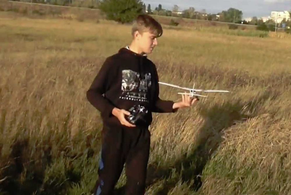 Самолет на радиоуправлении Cessna 182