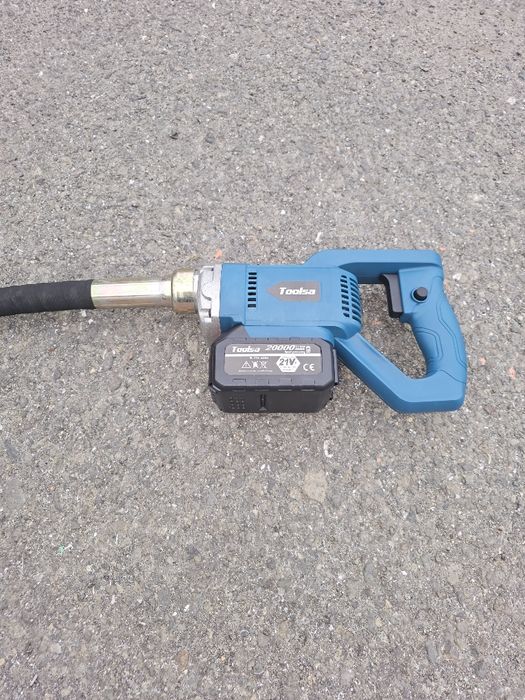 Акумулаторен иглен вибратор за бетон TOOLSA