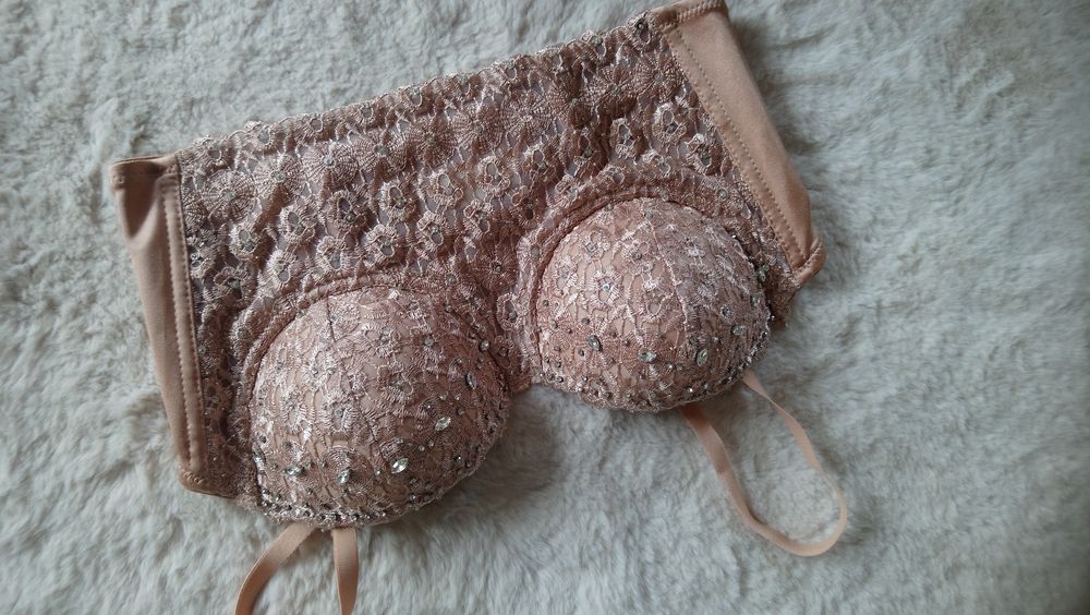 Bustiera  dantela bej cu straduri