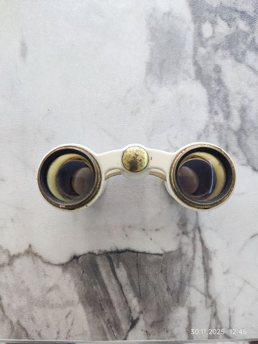 Сотилади театр дурбини (бинокль)