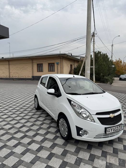 Chevrolet spark sotiladi