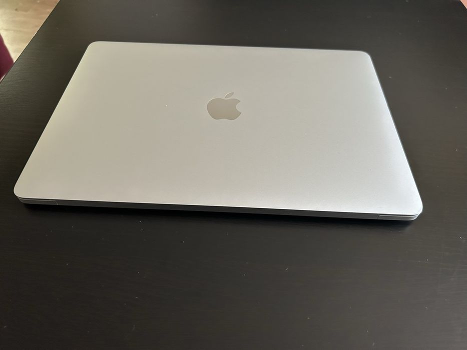 Macbook Pro 13" A1706 i5 16 GB RAM 256 GB SSD 619 cicluri