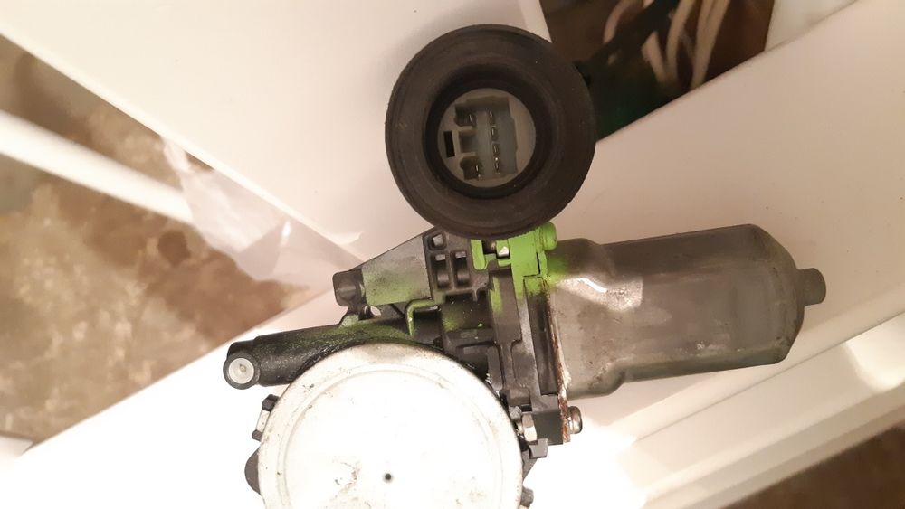 Продам запчасти на камри 40