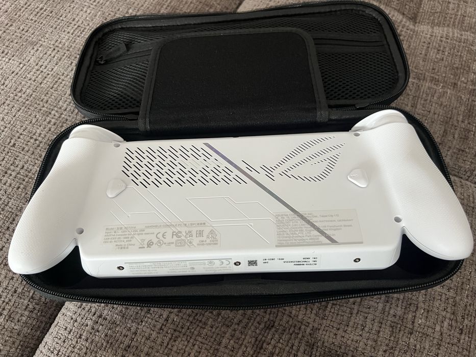 Vand Asus ROG Ally (2025)