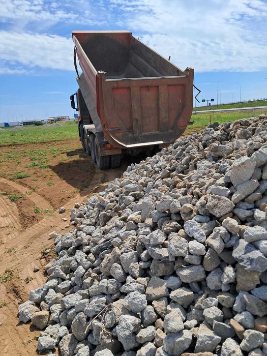 Vindem  si  livram beton concasat, piatra concasata
