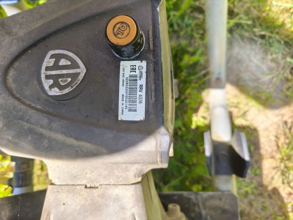 Aparat de spalare cu presiune profesional pe benzina