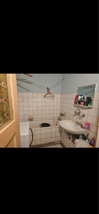 Vand apartament cu 3 camere in Carpati 2