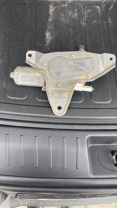 Задний дворник на Прадо 120