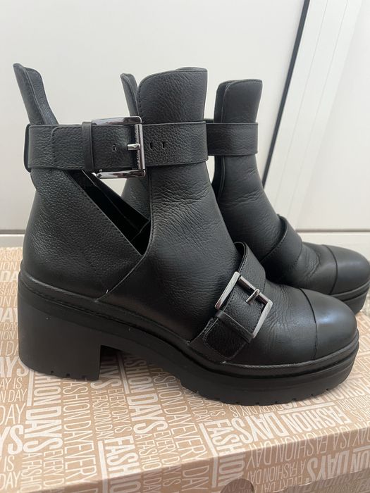 Нови и като нови дамски обувки