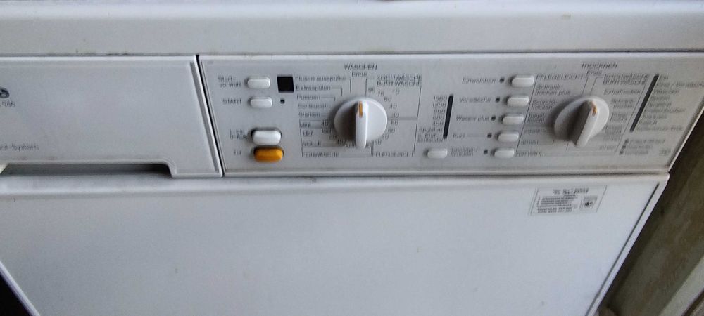 Продавам пералня със сушилня Миеле, много запазена,работи перфектно