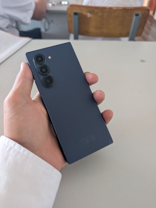 Samsung Z Fold 6