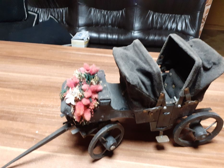 Кукла  порцеланова Макет на каляска  Landau