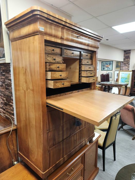 Шкаф, Секретар стил Art Deco масивно дърво, с ключета и интарзия.