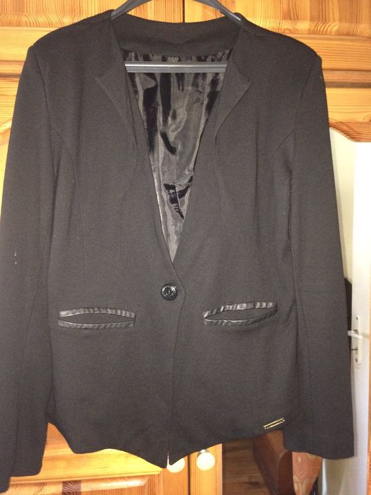 Дамски костюми Kensol и Stela Belcheva