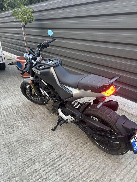 Husqvarna svartpilen 401