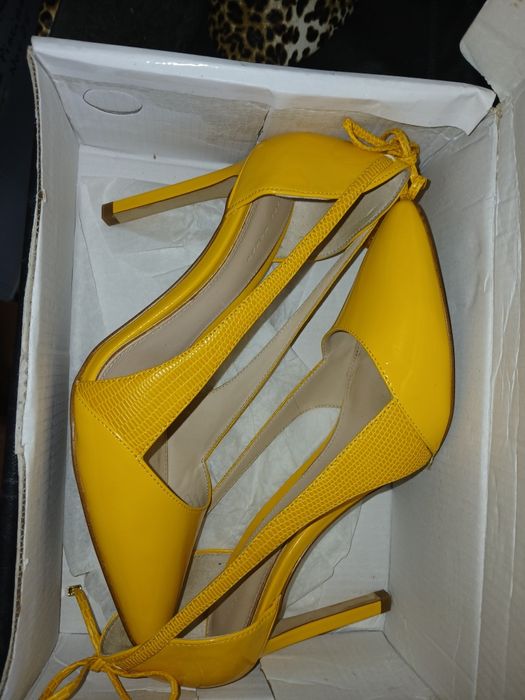 Pantofi cu toc Zara