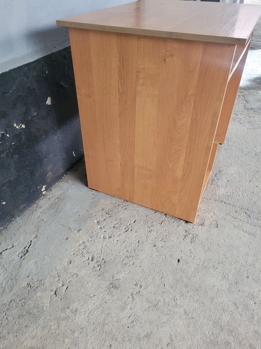 Продам компьютерный стол