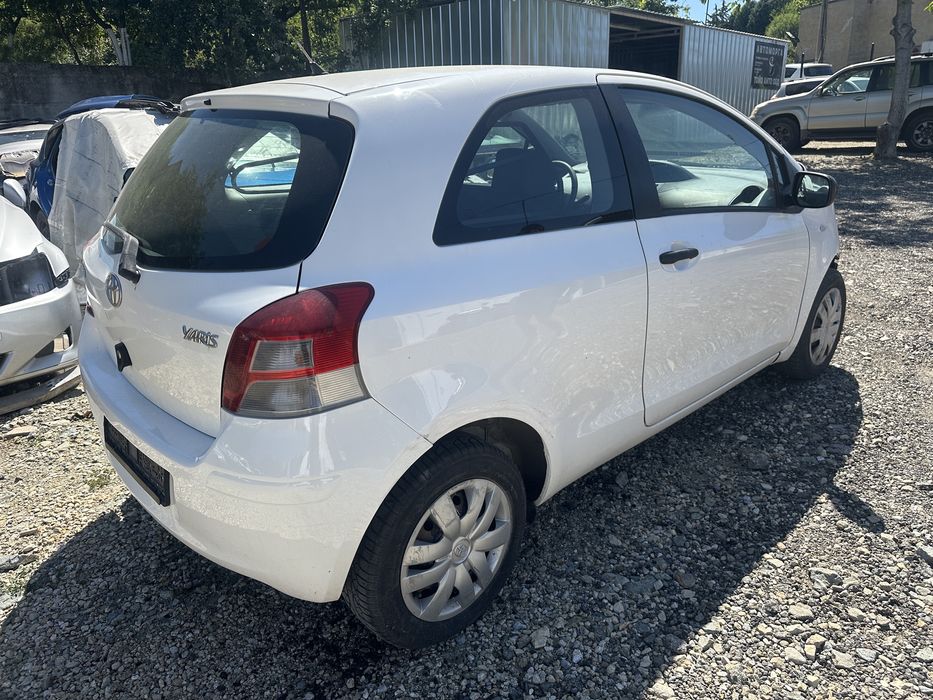 Тойота Ярис Toyota Yaris 1.0 vvti 69 кс 2011г НА ЧАСТИ!