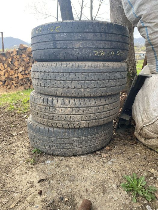 Vând anvelope 205/65/16C