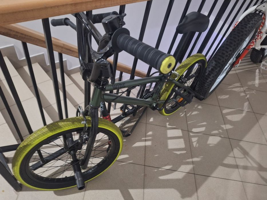Bicicleta bmx wipe 500 20 " a costat 1300 cu bari