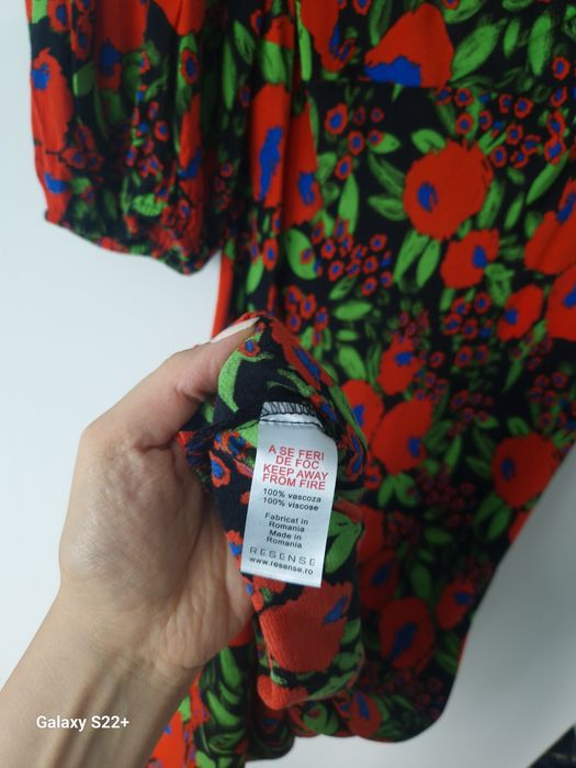 Rochie midi cu model floral din viscoza