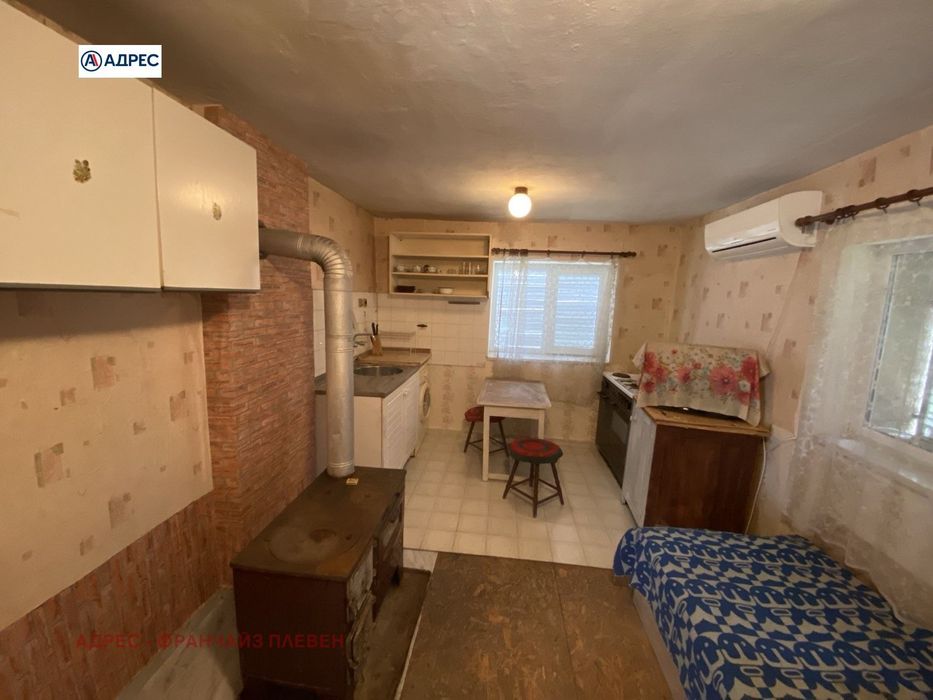 Продава се Къща в с. Ослен Криводол, Област Враца - 146 кв.м за 419 €/кв.м - Снимка #2