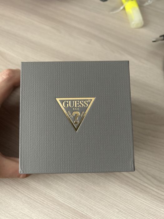 Продается часы Guess оригинал