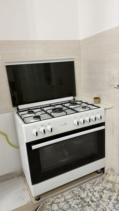 Газовая плита 5 конфорок