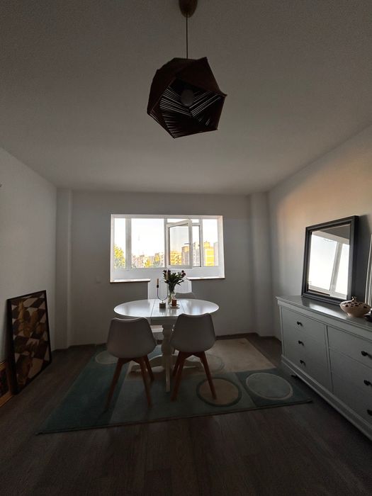 Apartament 4 camere in Timpuri Noi