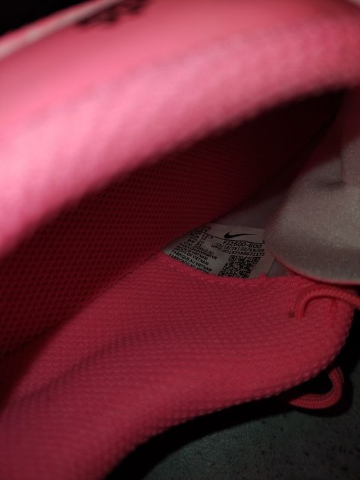 Чисто нови бутонки 32 номер