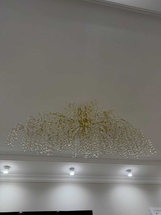 Продам люстру в отличном состоянии