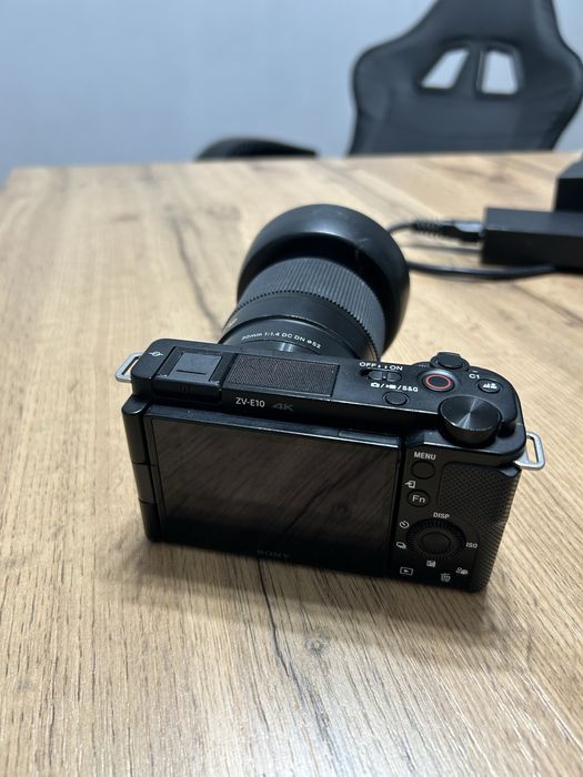 Sony ZV-E10 обьектив Sigma 30mm