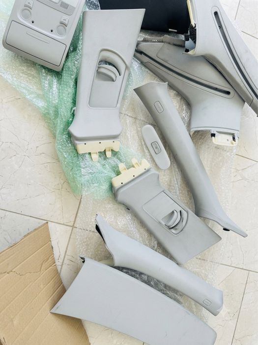 Stalpi , plafoniera audi a4 b8 8.5