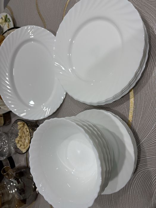 Продам набор тарелок