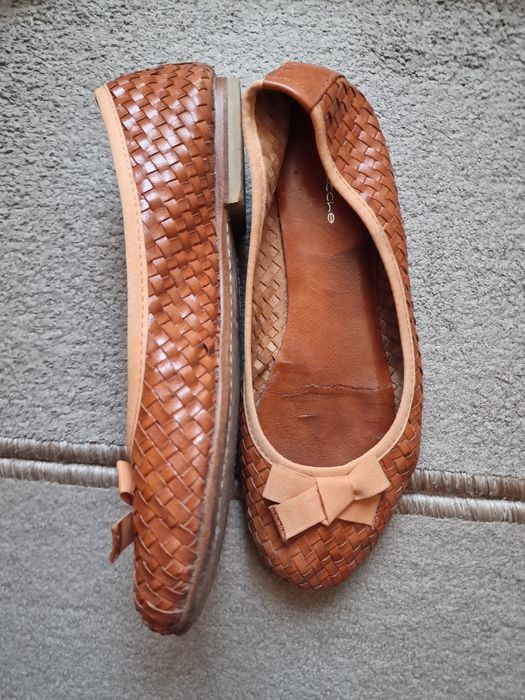 Balerini damă, 39, coniac, piele