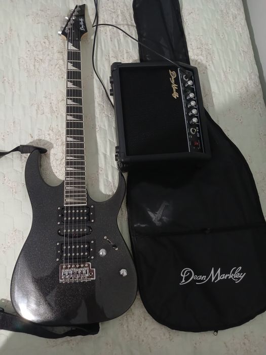 Продам гитару новая .