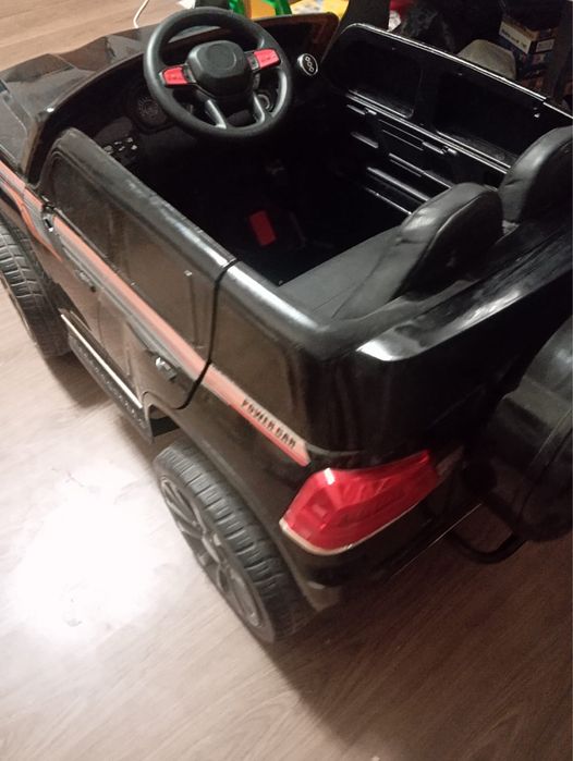 Продам детскую машинку