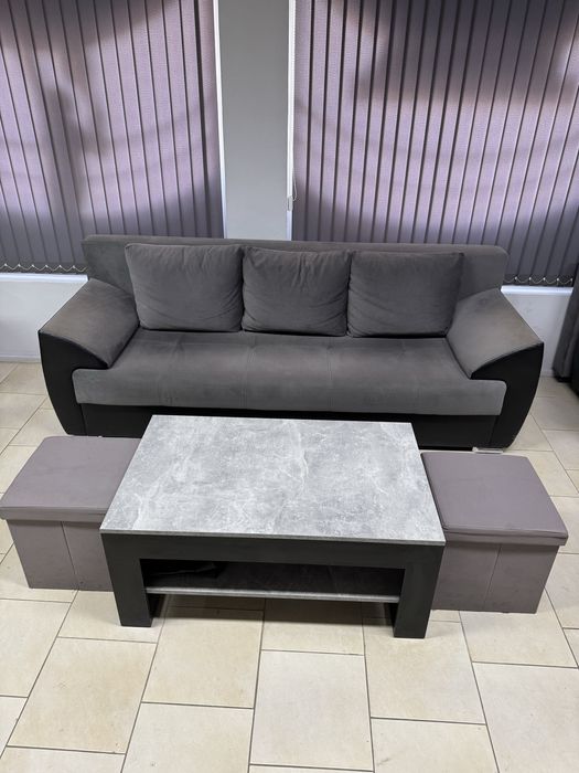 Диван с холна маса и 2табуретки