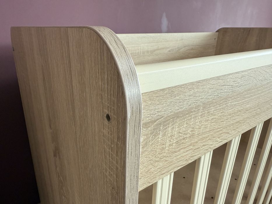 Детска кошара-люлка и скрин