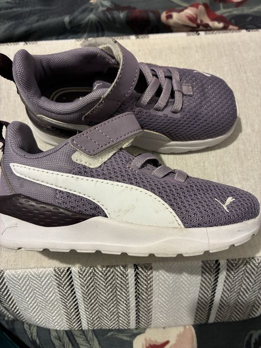 Adidasi Puma numarul 24