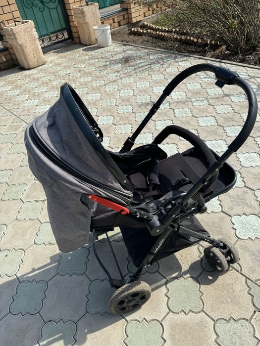 Коляска прогулочная