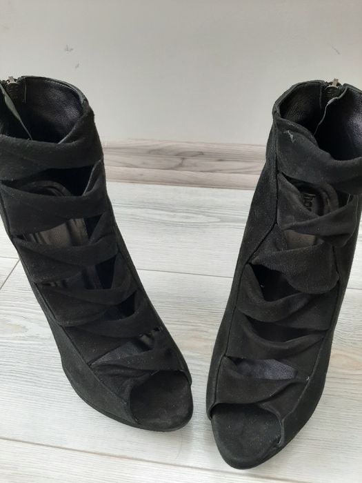 Велурени високи обувки Hoss intropia